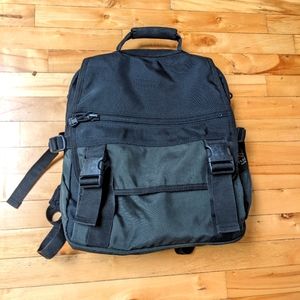 Trager Seattle Convertible Messenger Laptop Backpack